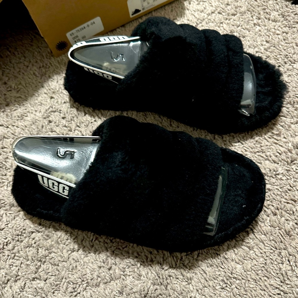 Black fluff yeah ugg slide